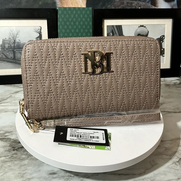 BADGLEY MISCHKA WRISTLET BRAND NEW WITH TAGS - Picture 1 of 17